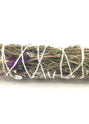 Atado de romero natural con flores secas sahumerio para limpieza energética