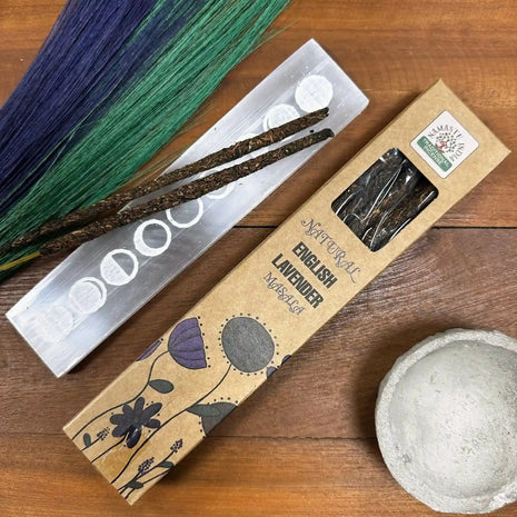 Imagen de Incienso Natural Masala Lavanda Inglesa – Namaste India (33 g) - Lectura numerológica en In Your Path